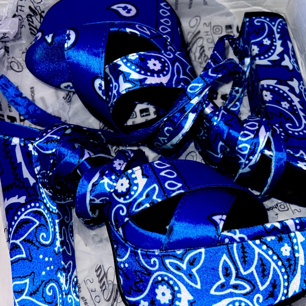Barely worn(2x) ROYAL BLUE Bandana heels from Mata Shoes